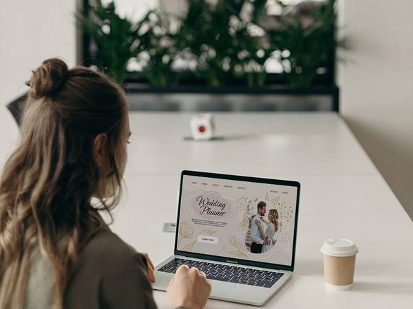 Comment gérer une liste de mariage en ligne ?